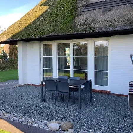 Wohnung-ure-haus-nordseebude * Brösum